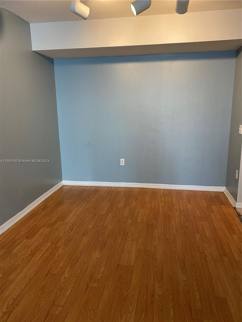 Photo of Boynton Beach, FL 33435 (MLS # A11591592)