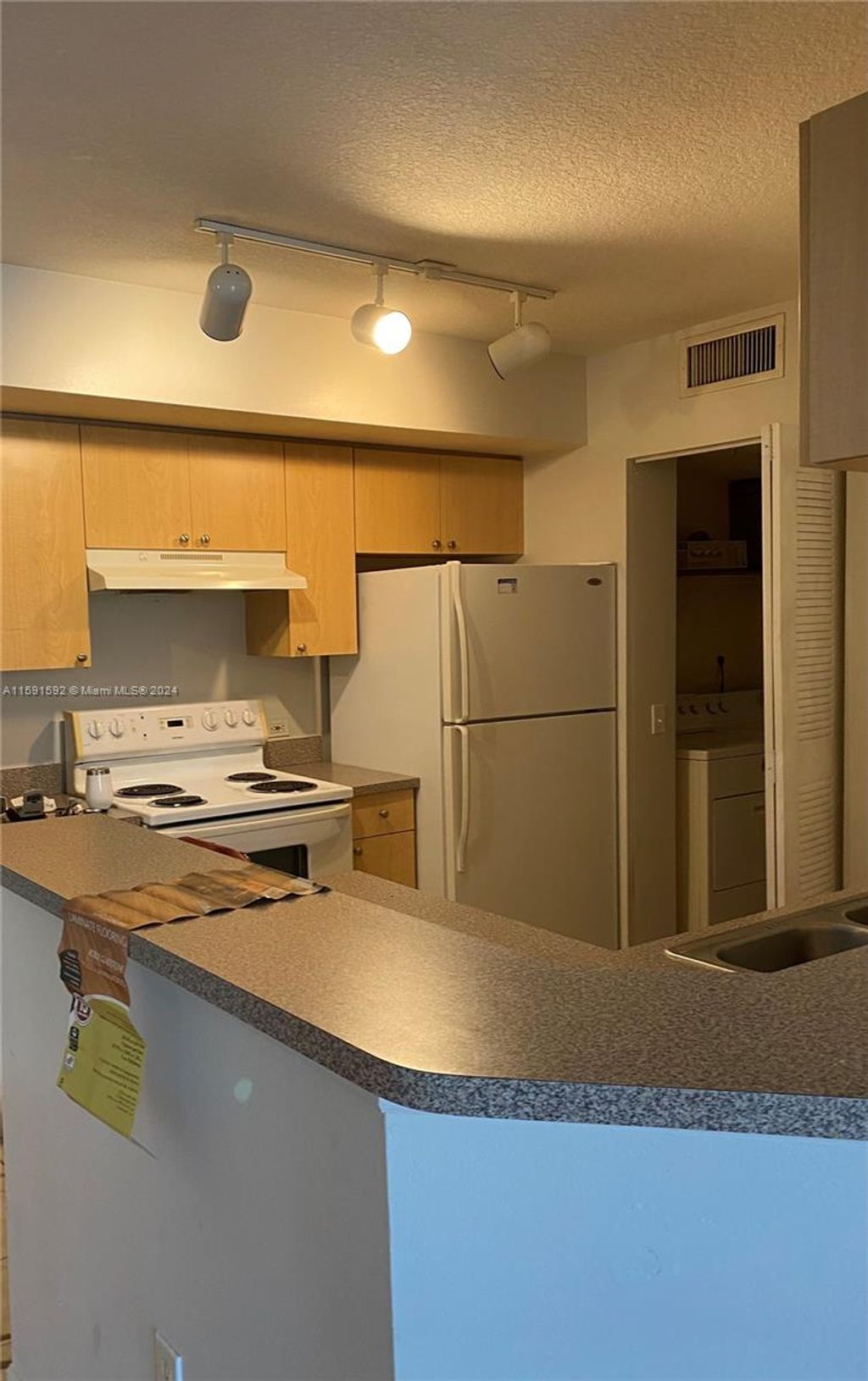 Photo of Boynton Beach, FL 33435 (MLS # A11591592)