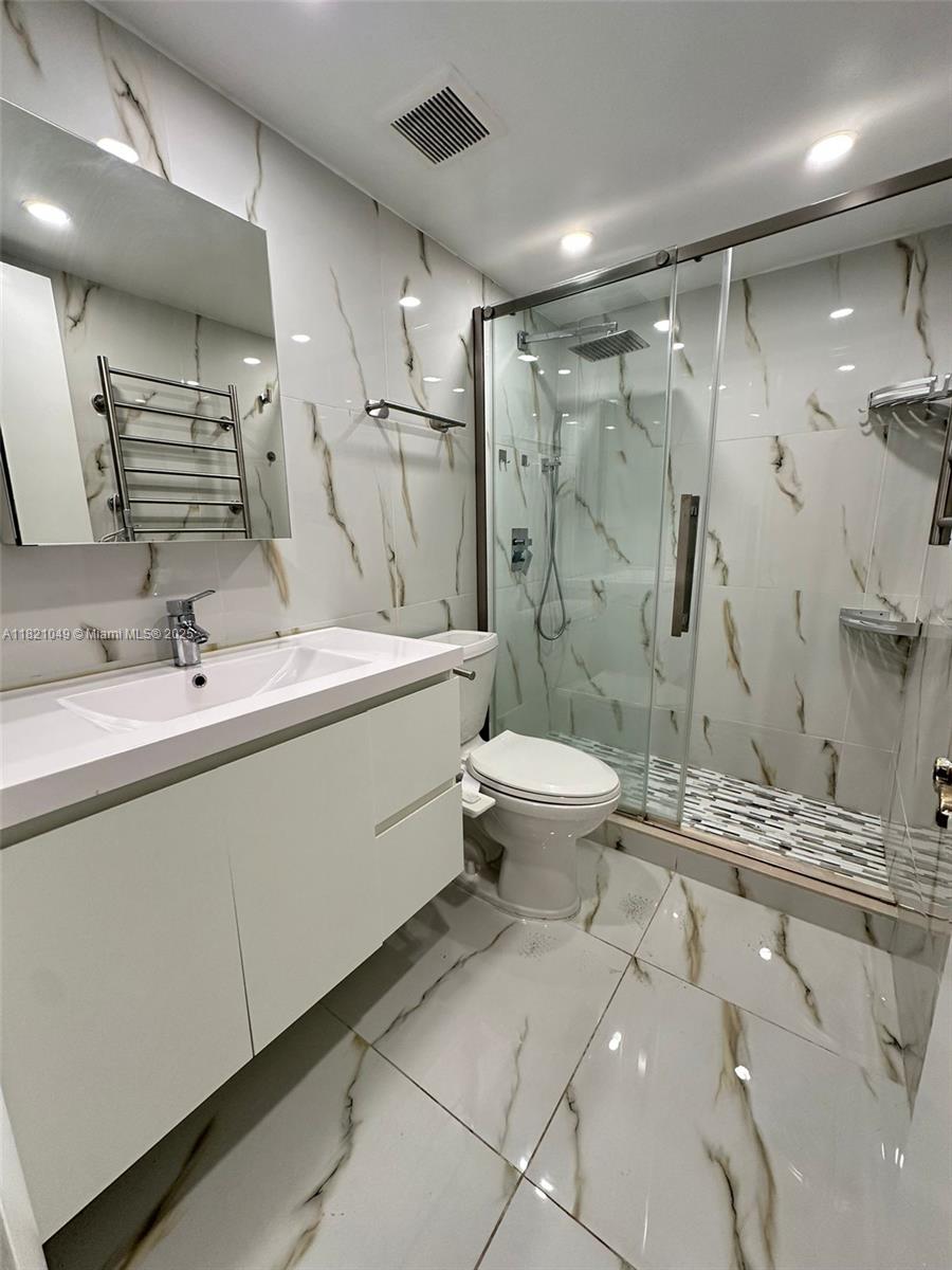 Rental Property at 1885 W 56th St 209, Hialeah, Miami-Dade County, Florida - Bedrooms: 2 
Bathrooms: 1  - $2,000 MO.