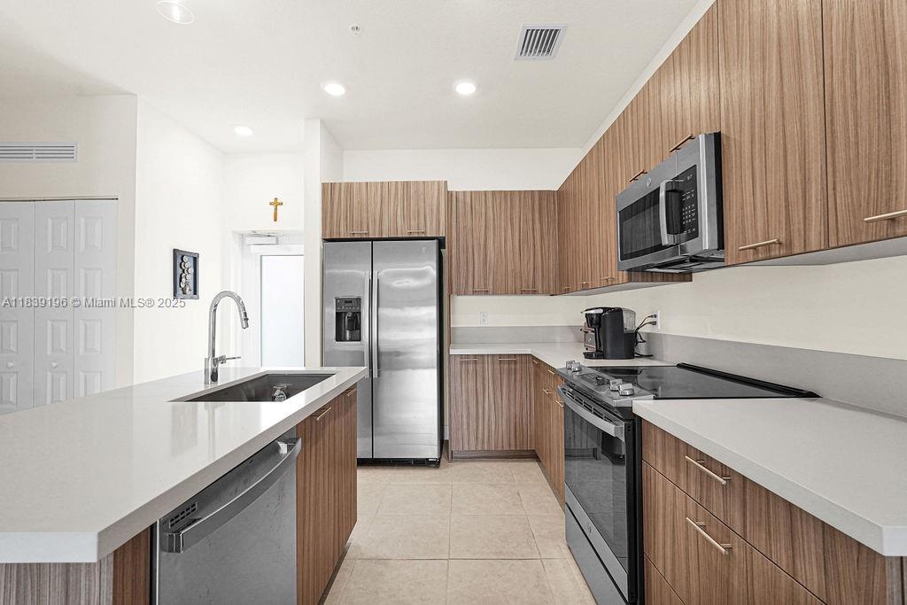 8301 NW 41st St B-303