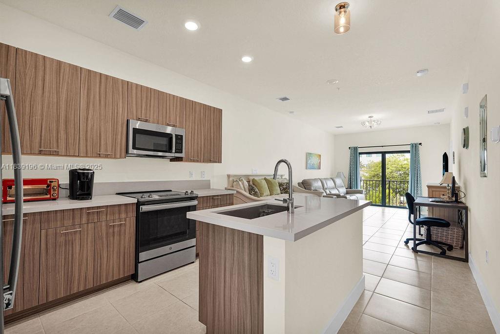 8301 NW 41st St B-303