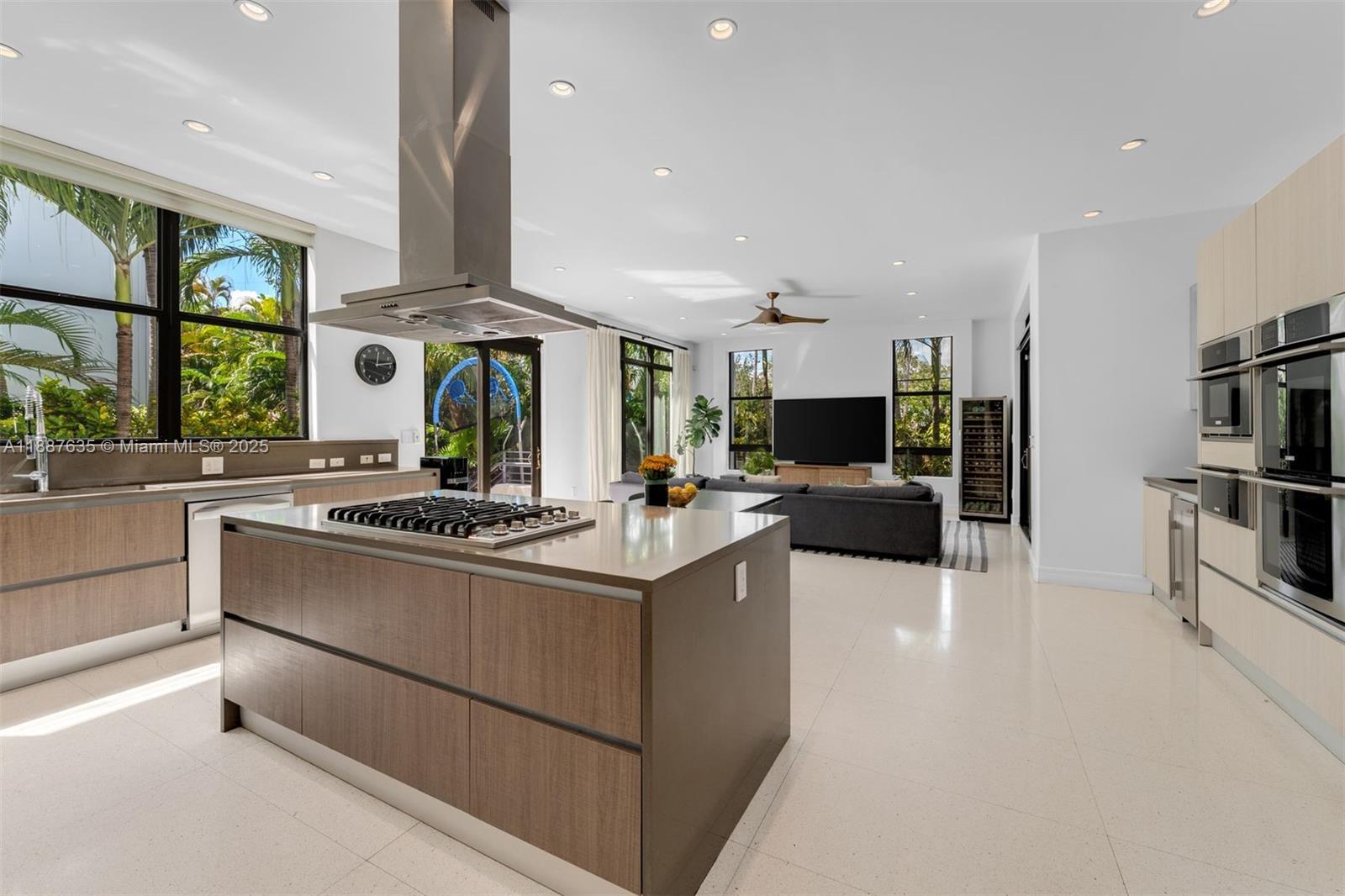 HOLIDAY COLONY - Residential