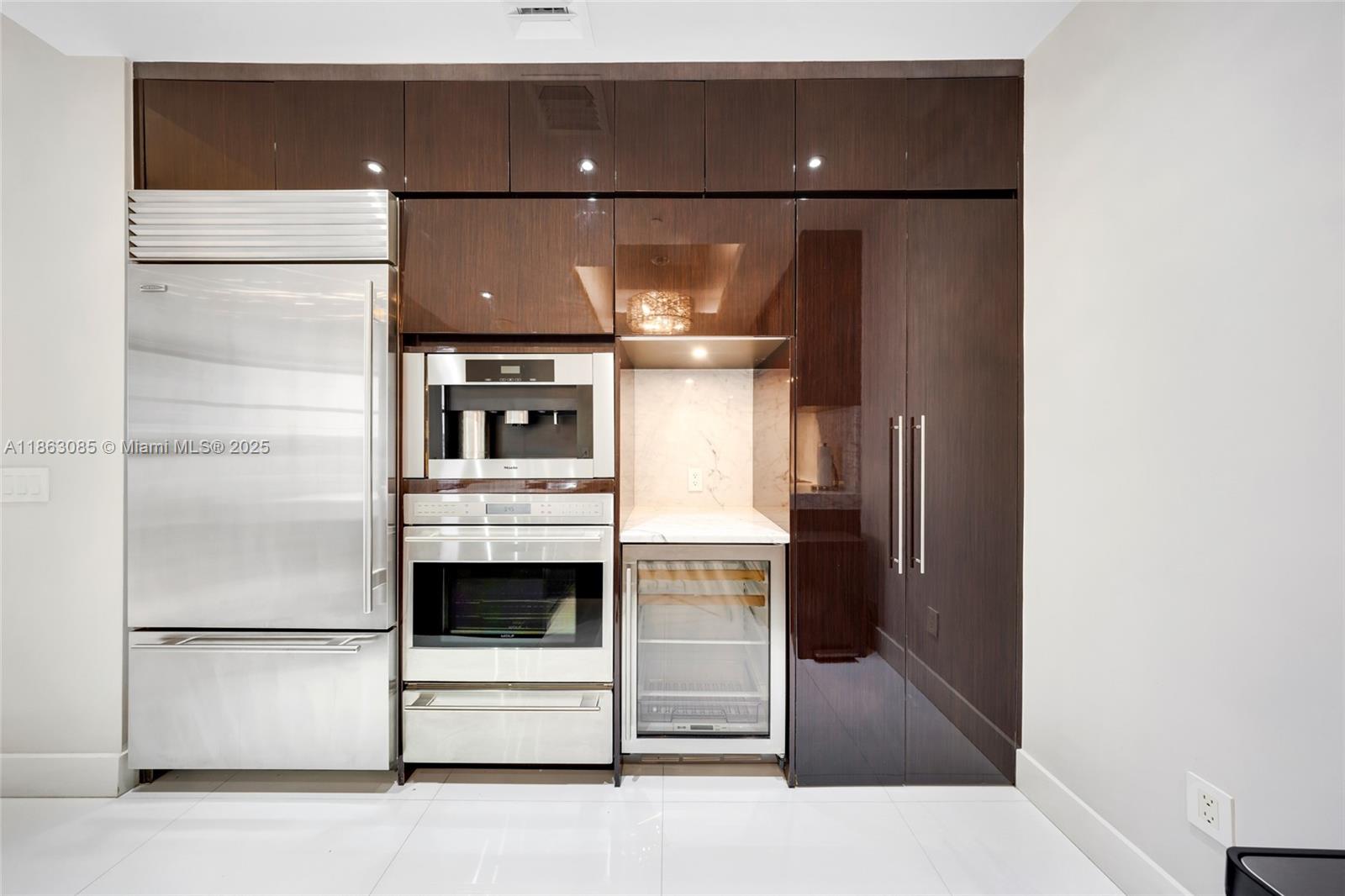 ST REGIS BAL HRBOUR - Residential Lease