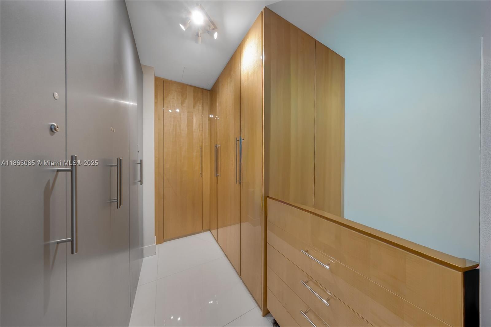 ST REGIS BAL HRBOUR - Residential Lease