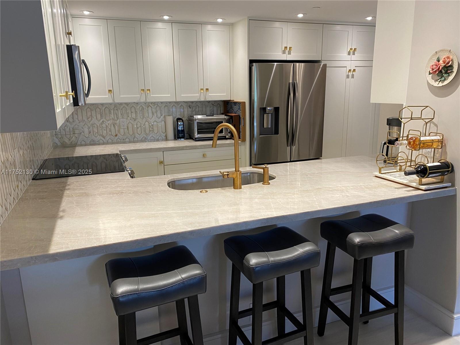 170 Ocean Lane Dr 307, Key Biscayne, Miami-Dade County, Florida - 2 Bedrooms  
2 Bathrooms - 