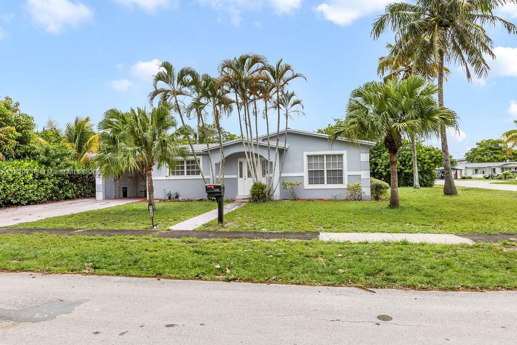 1561 Nw 62nd Ter, Sunrise, Miami-Dade County, Florida - 3 Bedrooms  
2 Bathrooms - 