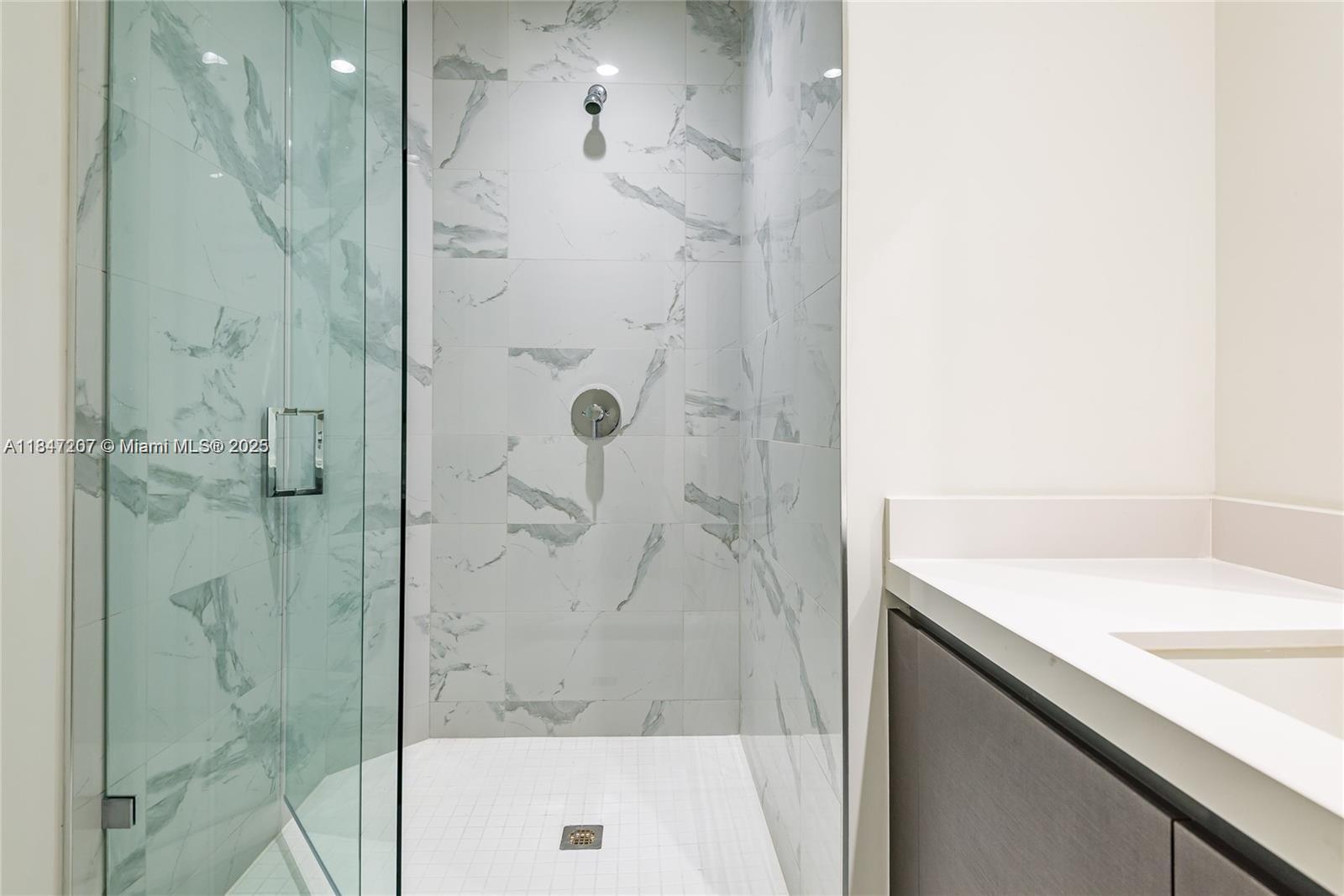 PARAMOUNT MIAMI WORLDCENT - Residential