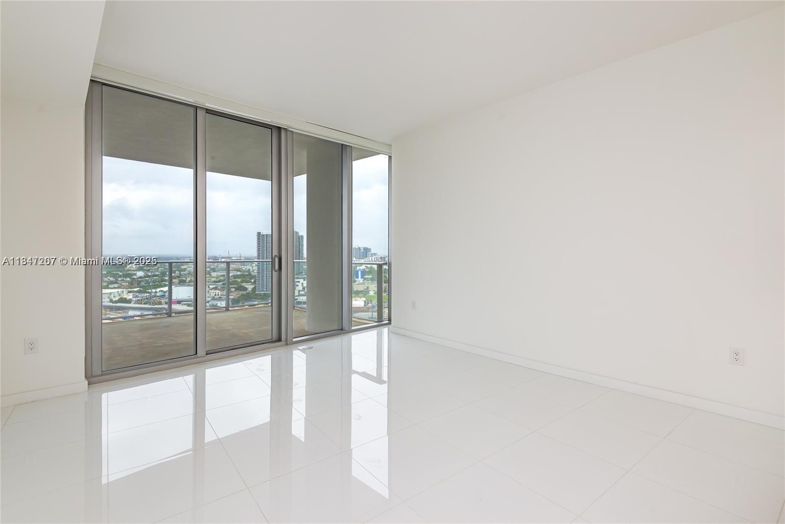 PARAMOUNT MIAMI WORLDCENT - Residential