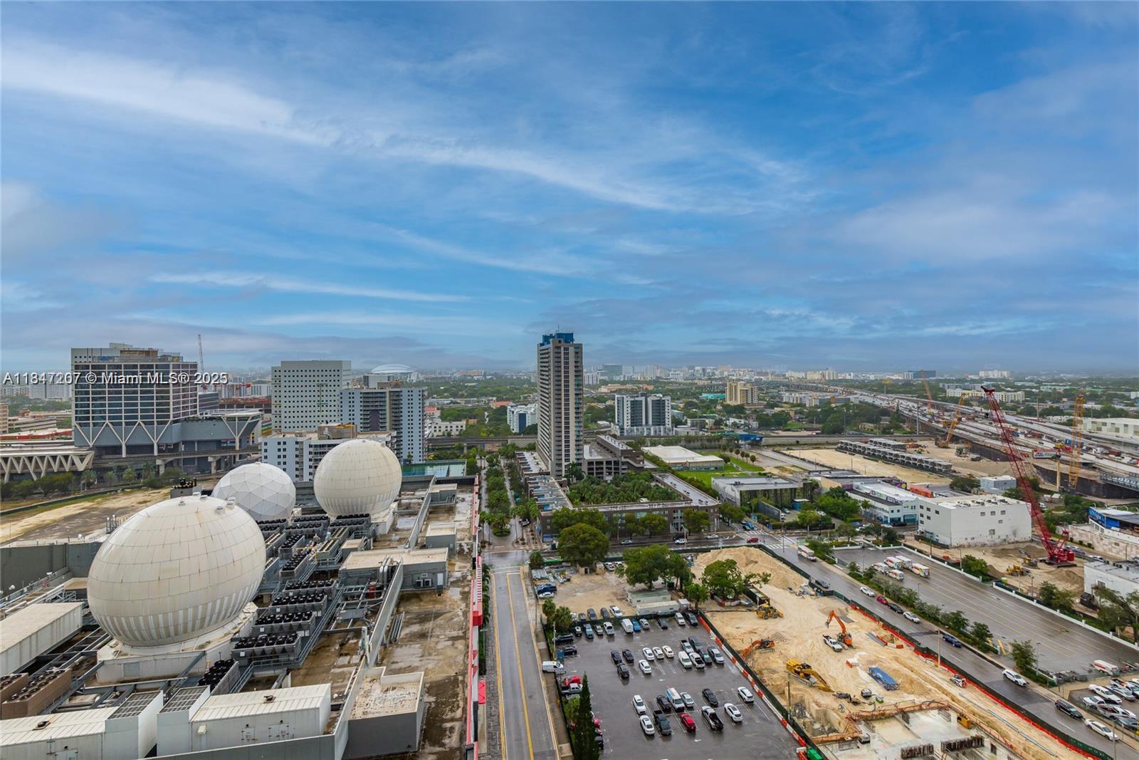 PARAMOUNT MIAMI WORLDCENT - Residential