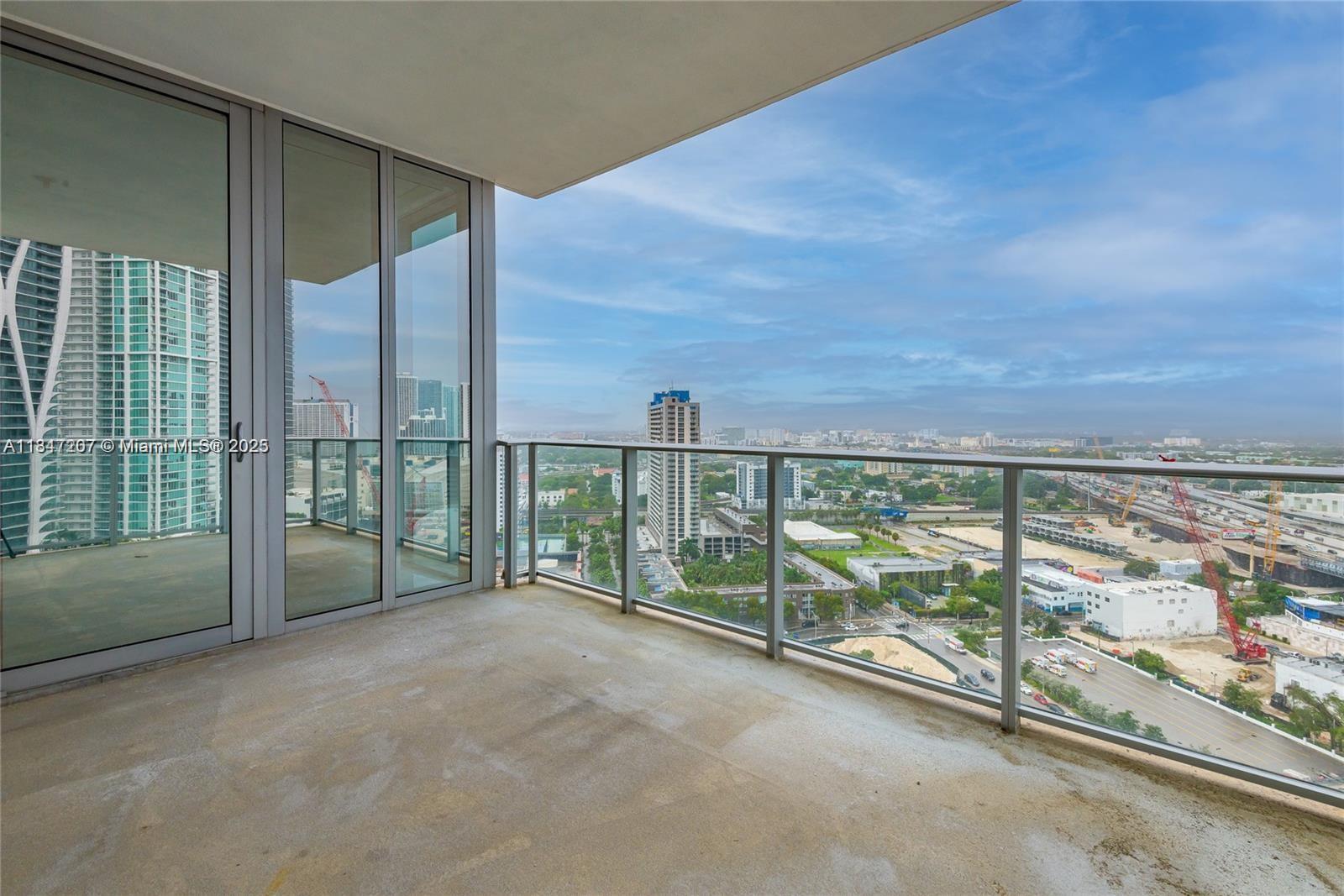 PARAMOUNT MIAMI WORLDCENT - Residential