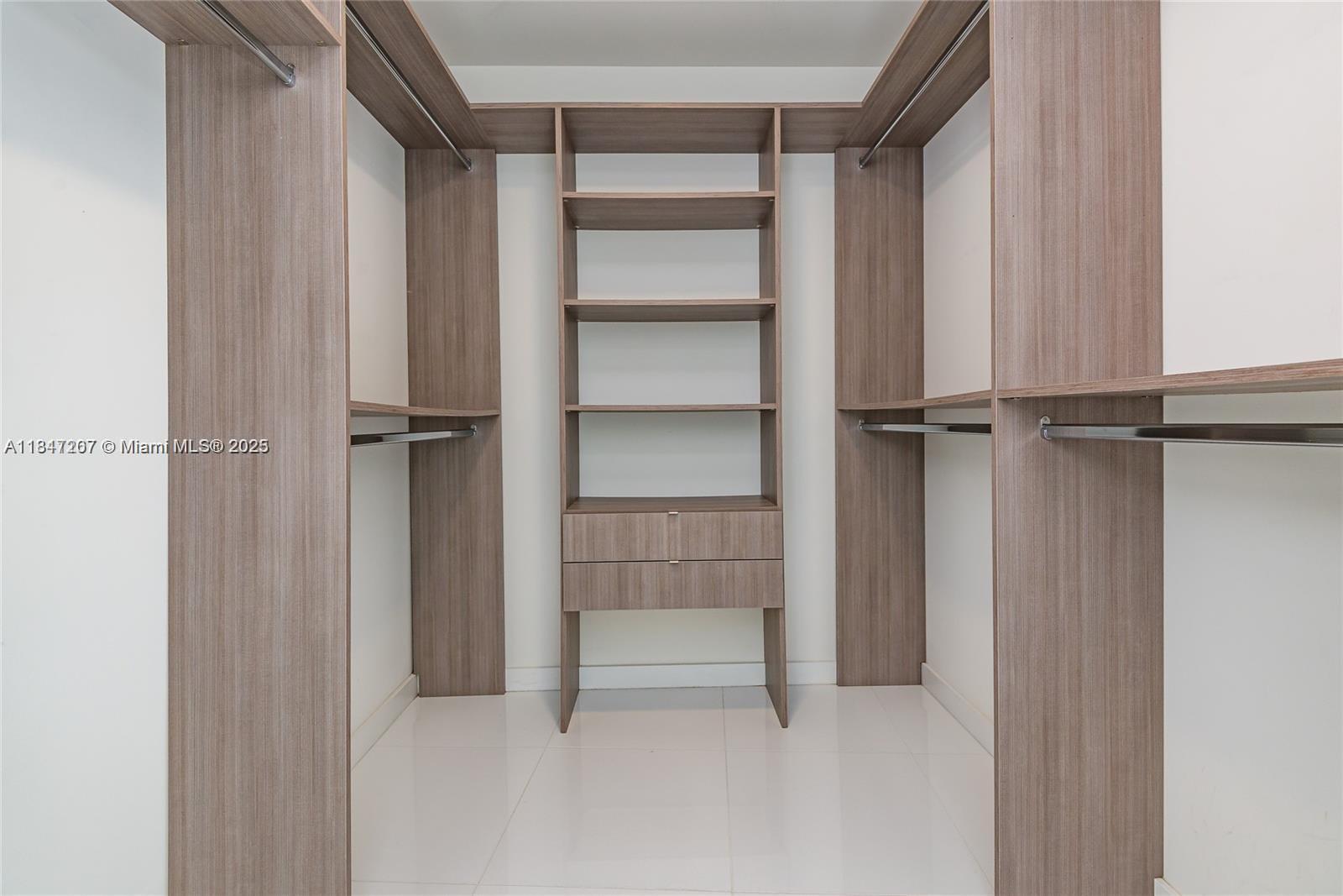 PARAMOUNT MIAMI WORLDCENT - Residential