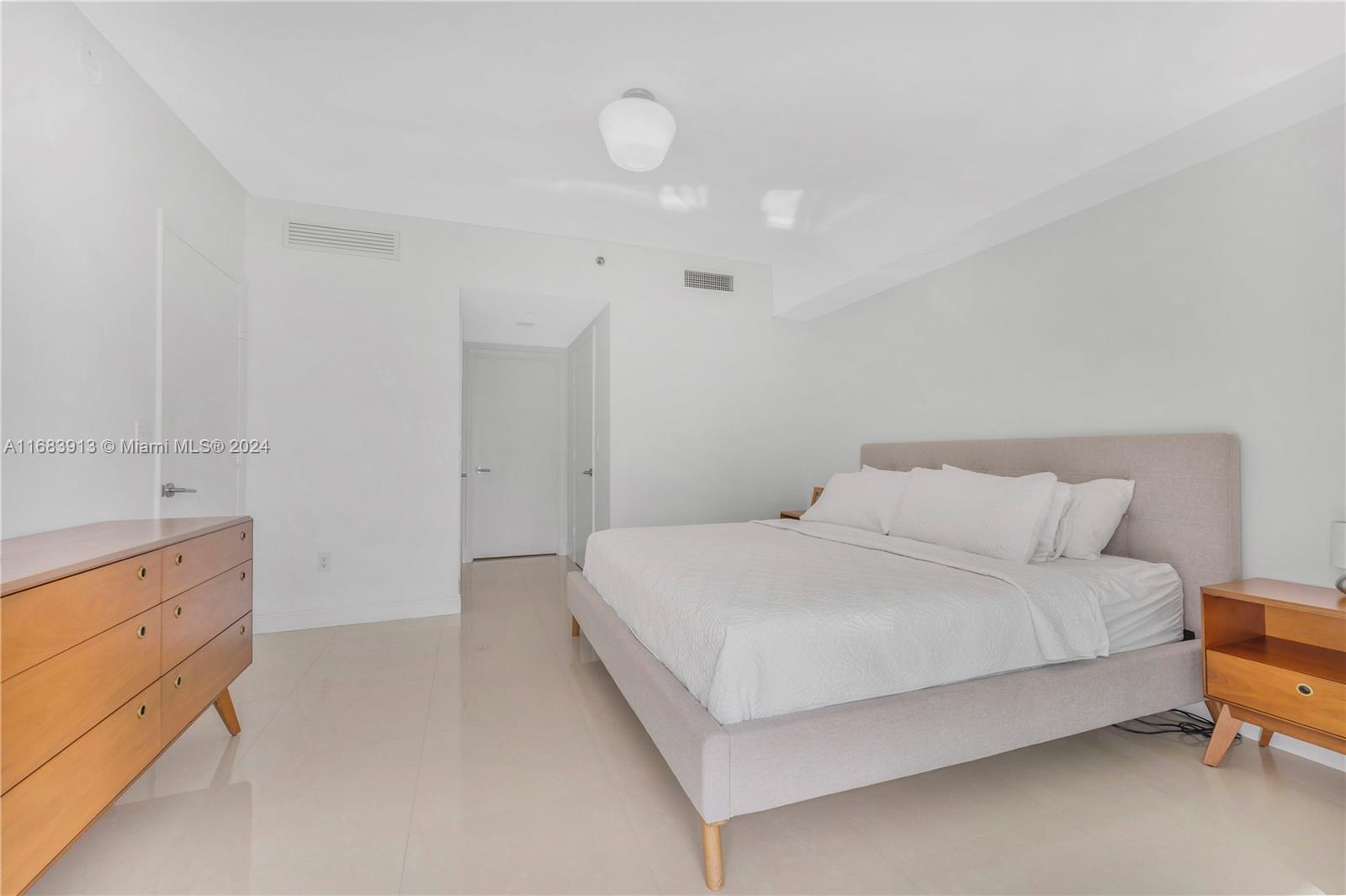 ICON BRICKELL NO TWO - Residential