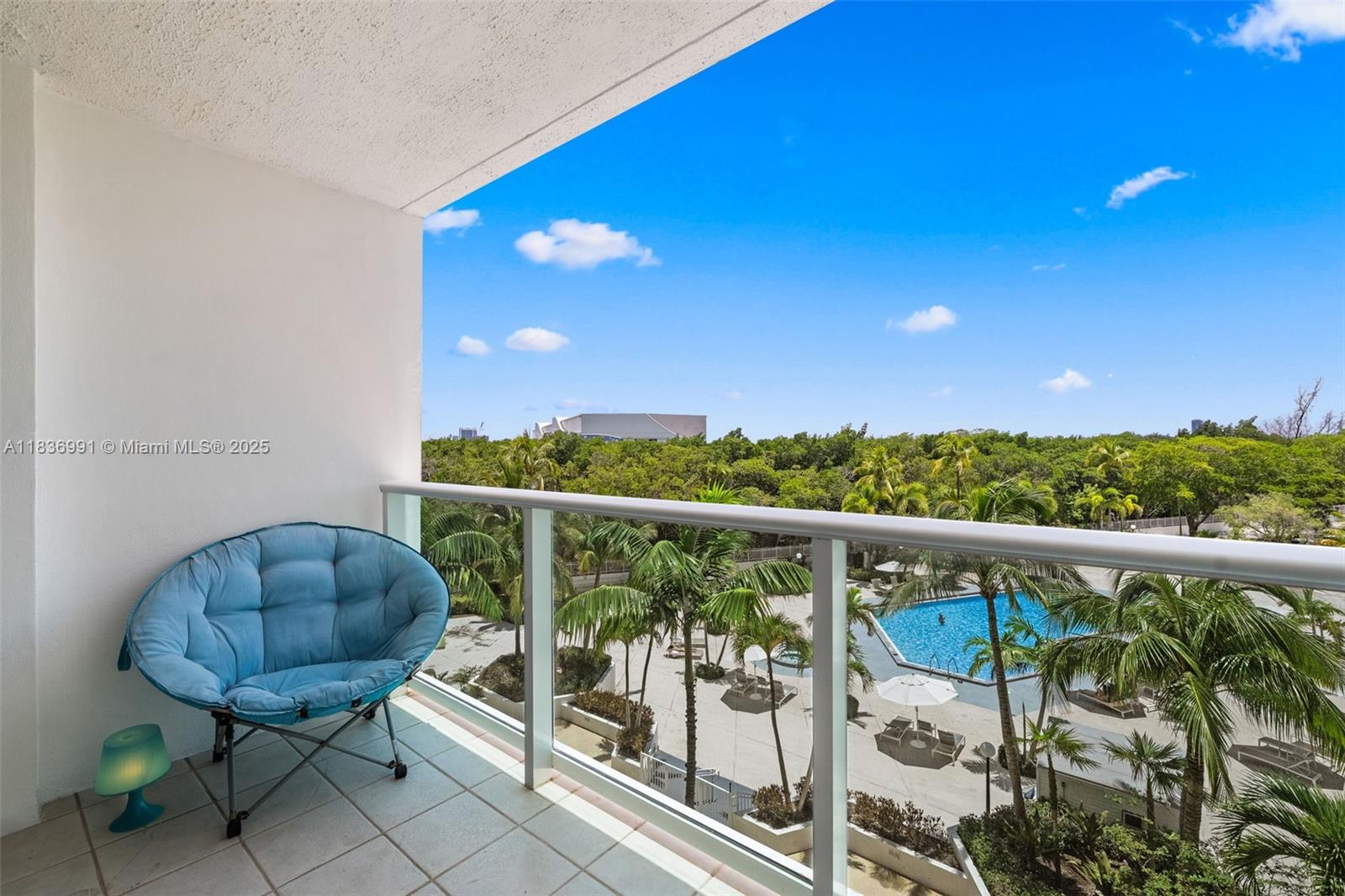 Beautiful and spacial one-bedroom one and a half bathroom unit at Arlen House East, fully furnished and meticulously maintained. East tower is the best tower in the complex, right across the street from the beach. Arlen House is a gated community with wonderful amenities like a heated pool, hot tub, tennis courts, fitness center, on-site cafe and restaurant, and 24-hour security. Minutes from Aventura Mall, Bal Harbour Shops, top dining, and excellent schools.