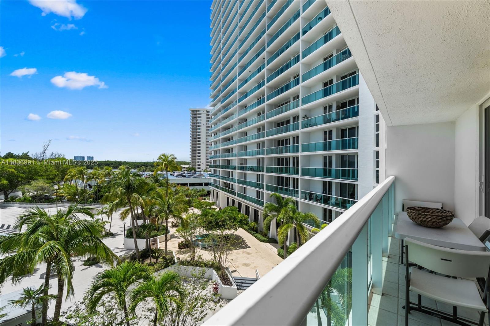 100 Bayview Dr 420