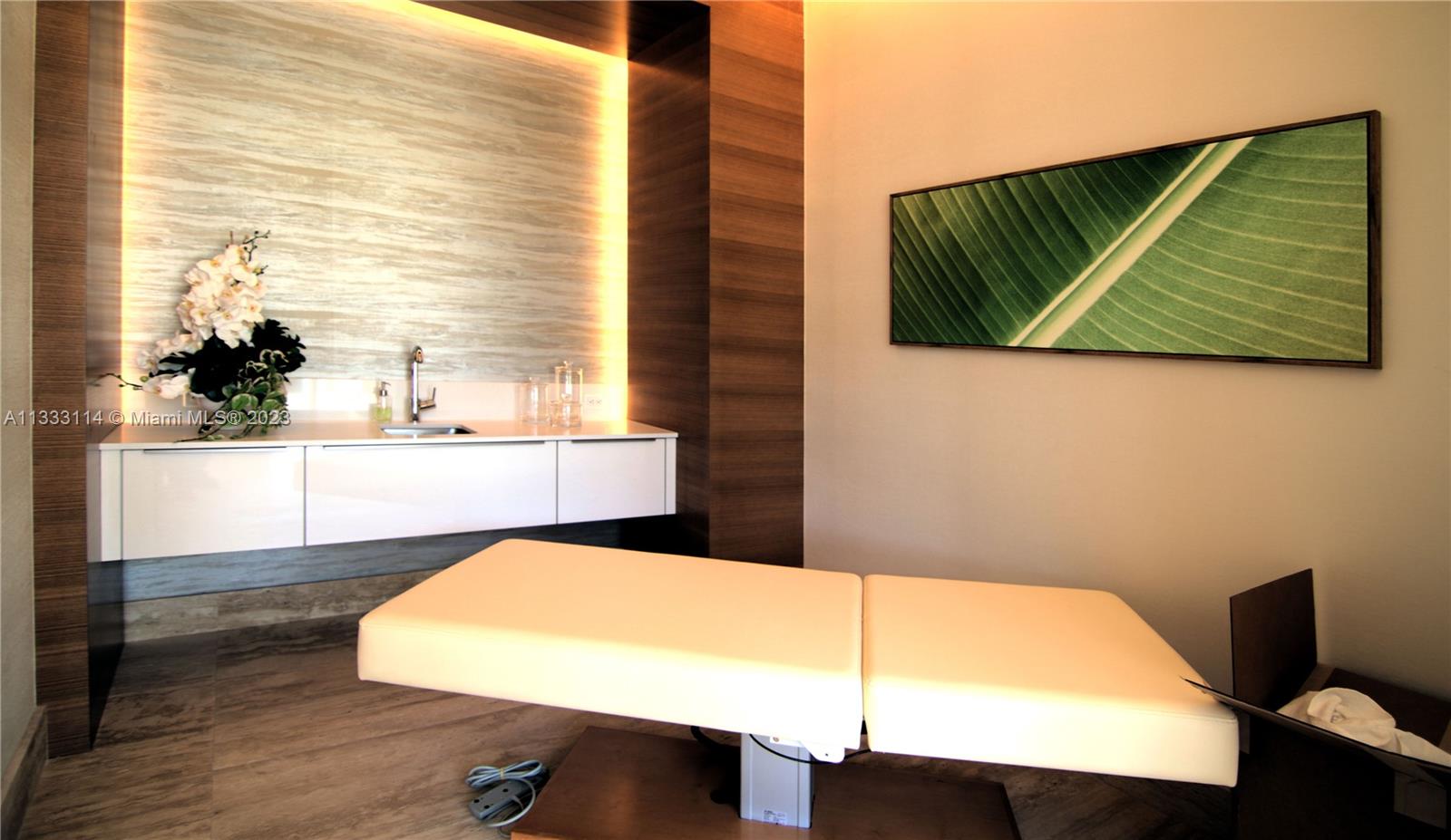 THE HARBOUR SOUTH CONDO UN - Residential