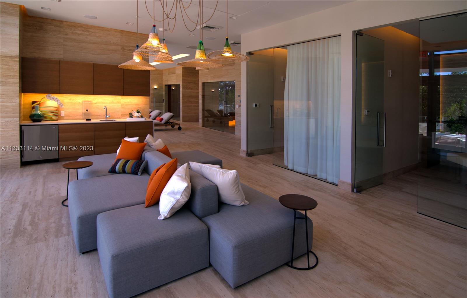 THE HARBOUR SOUTH CONDO UN - Residential