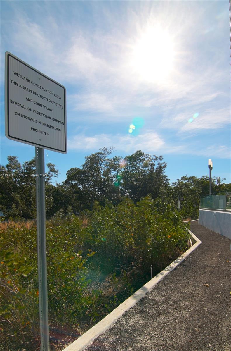 THE HARBOUR SOUTH CONDO UN - Residential