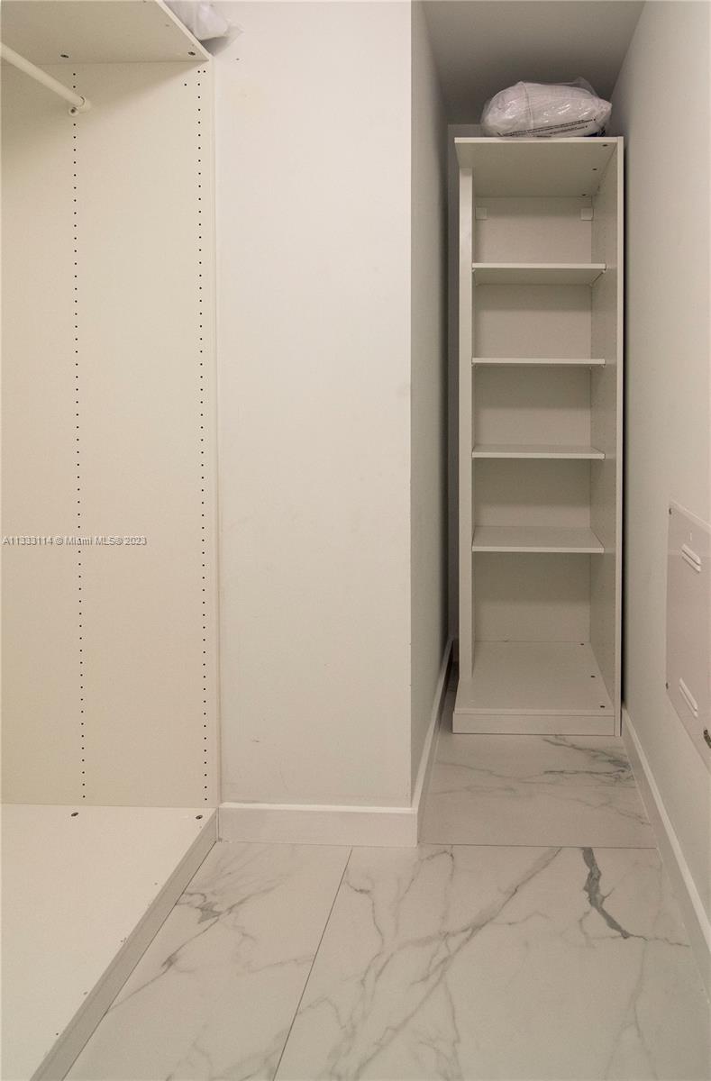 THE HARBOUR SOUTH CONDO UN - Residential