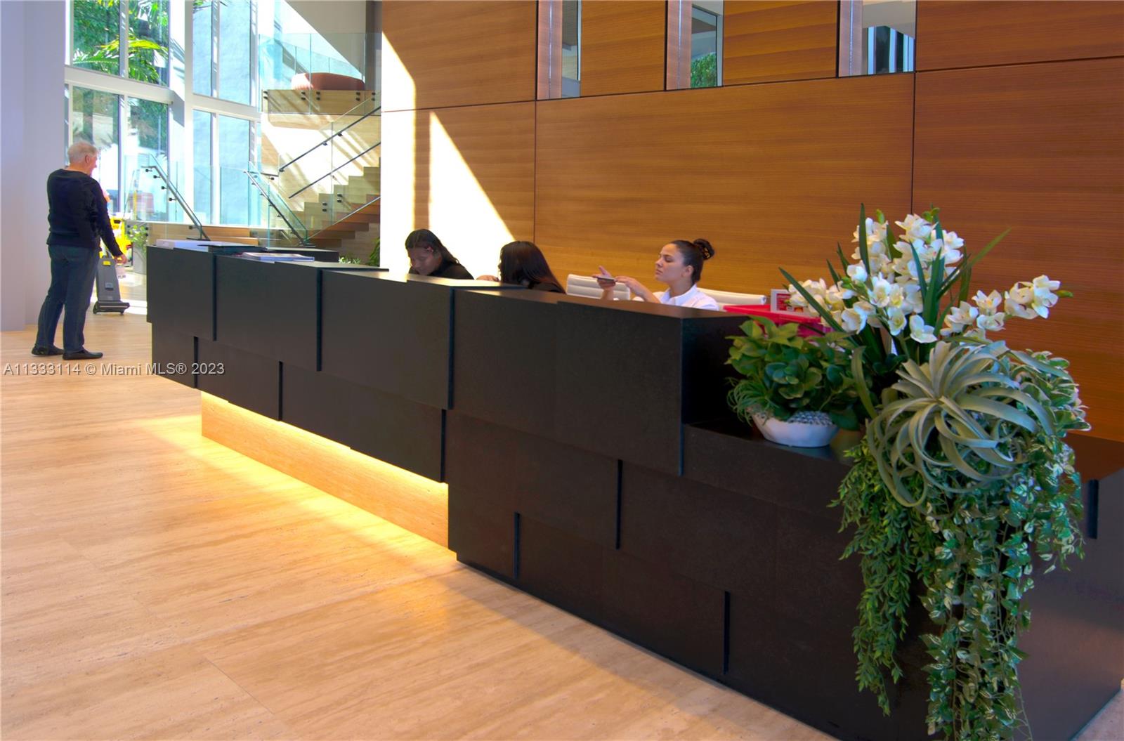 THE HARBOUR SOUTH CONDO UN - Residential