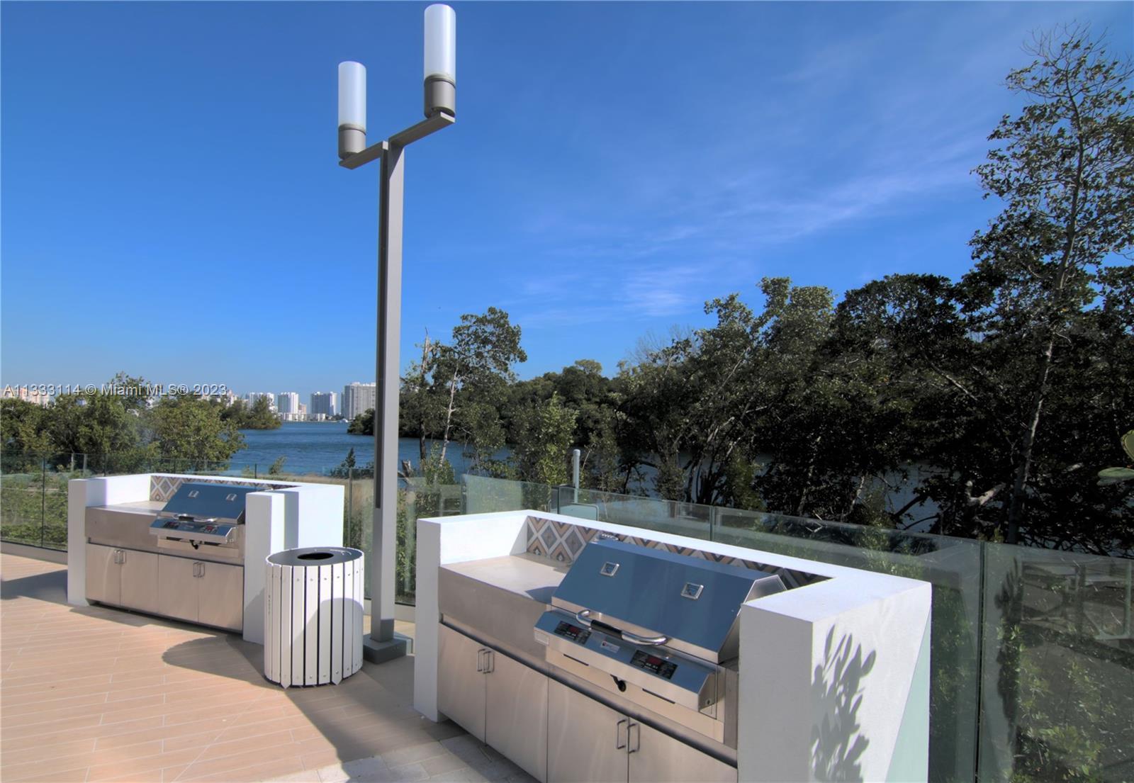 THE HARBOUR SOUTH CONDO UN - Residential