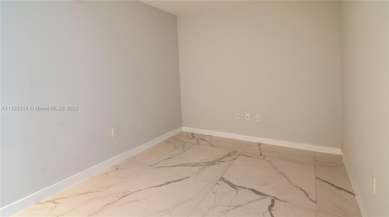 THE HARBOUR SOUTH CONDO UN - Residential