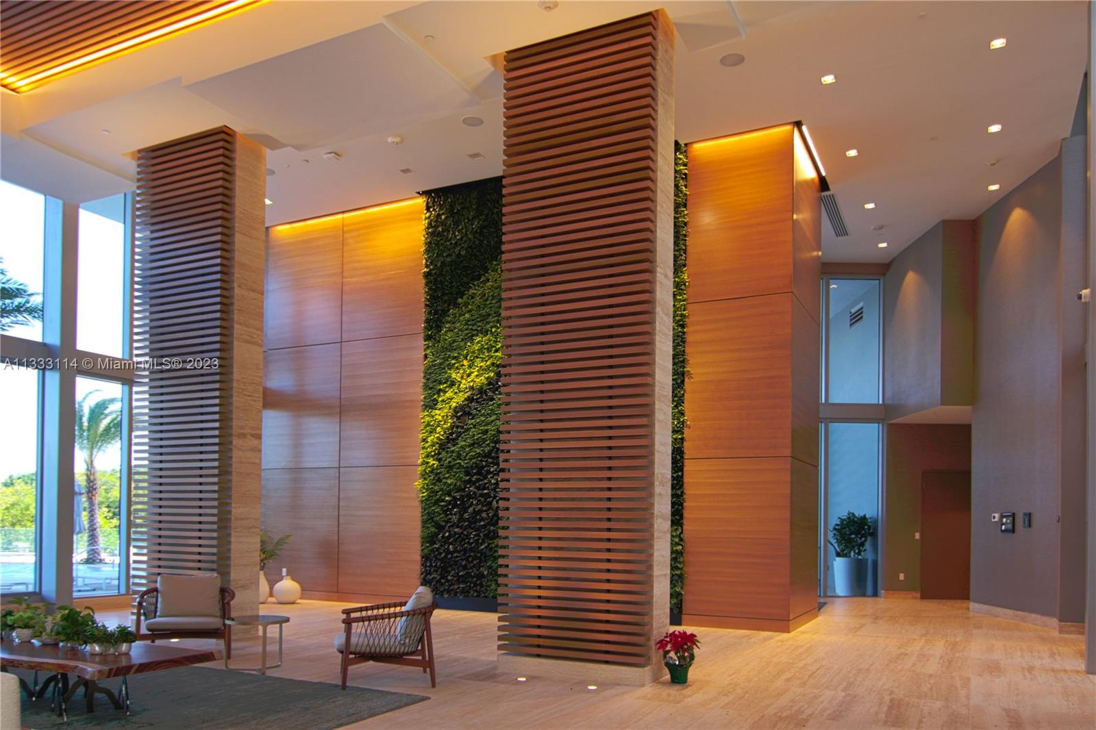 THE HARBOUR SOUTH CONDO UN - Residential