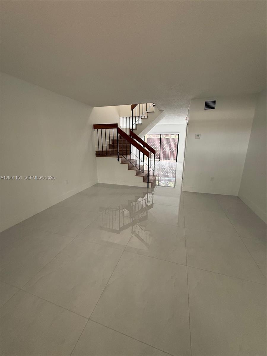 ODA HOMES CONDO - Residential Lease