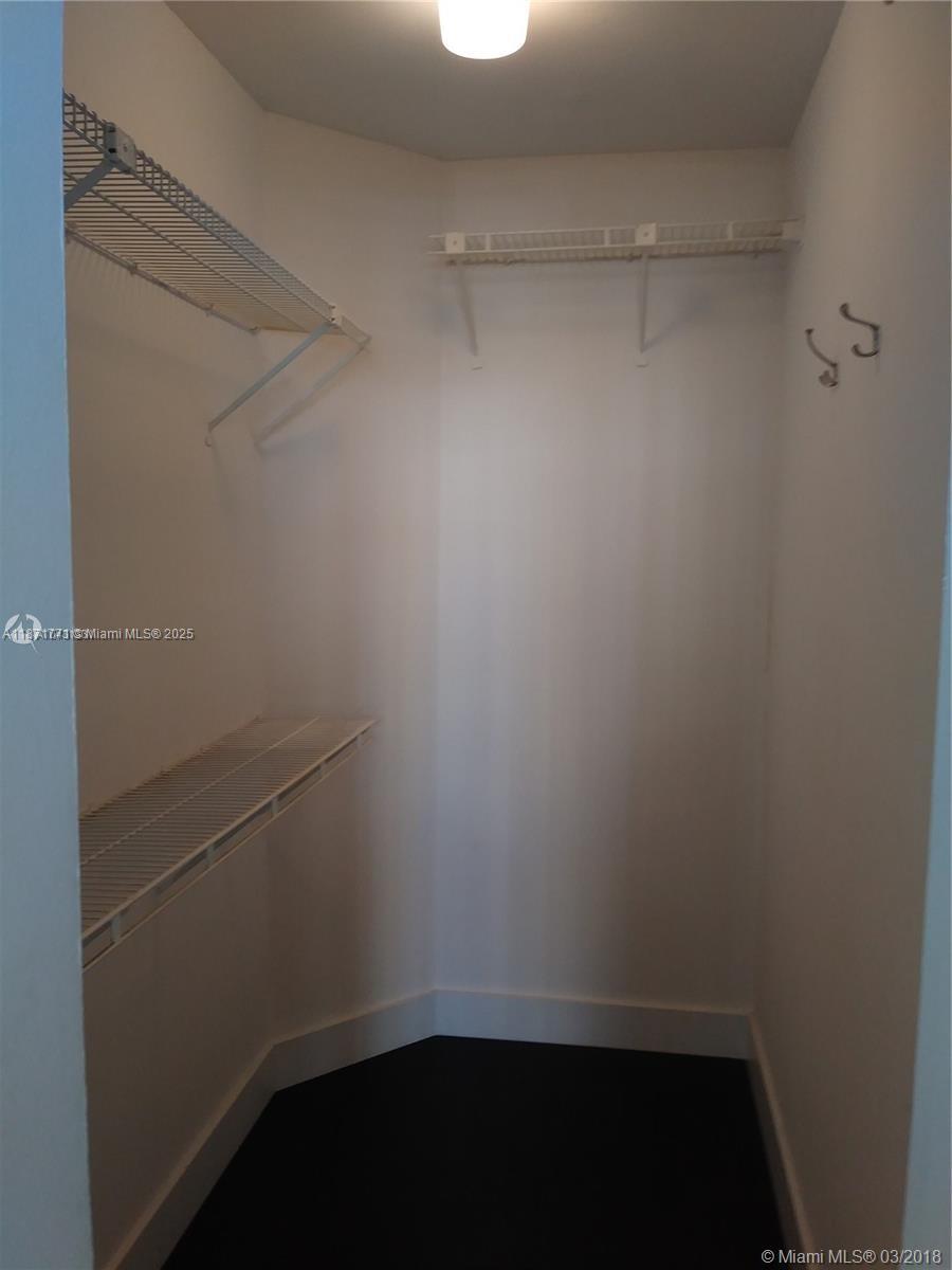 ISOLA CONDO - Residential