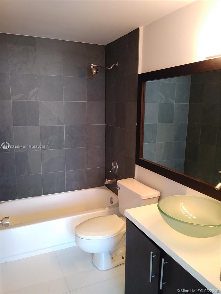 ISOLA CONDO - Residential