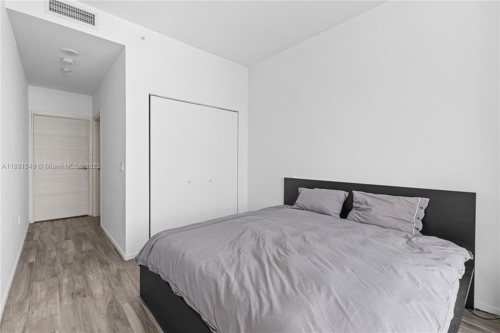 801 SMA RESIDENCES CONDO - Residential Lease