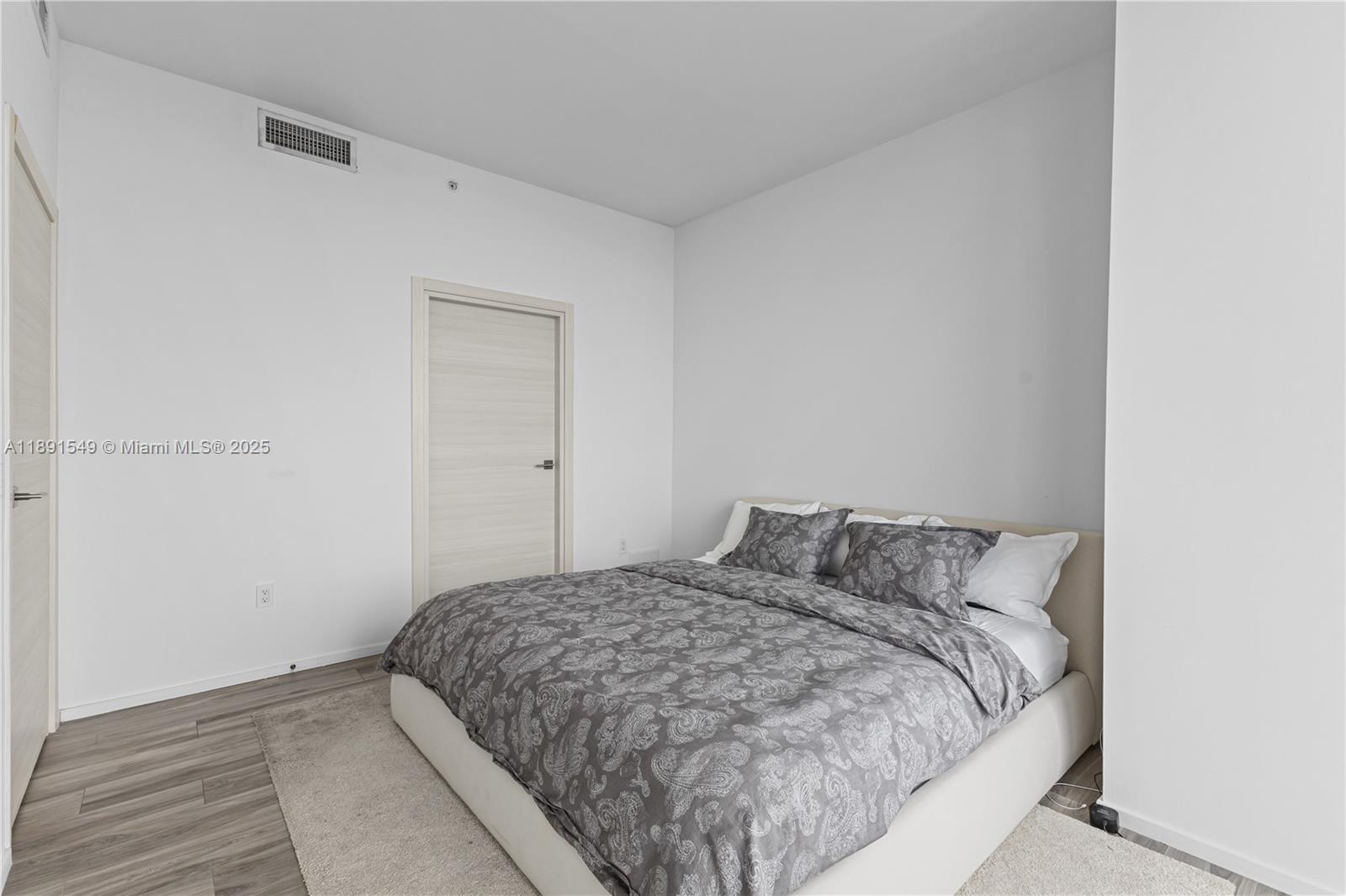 801 SMA RESIDENCES CONDO - Residential Lease