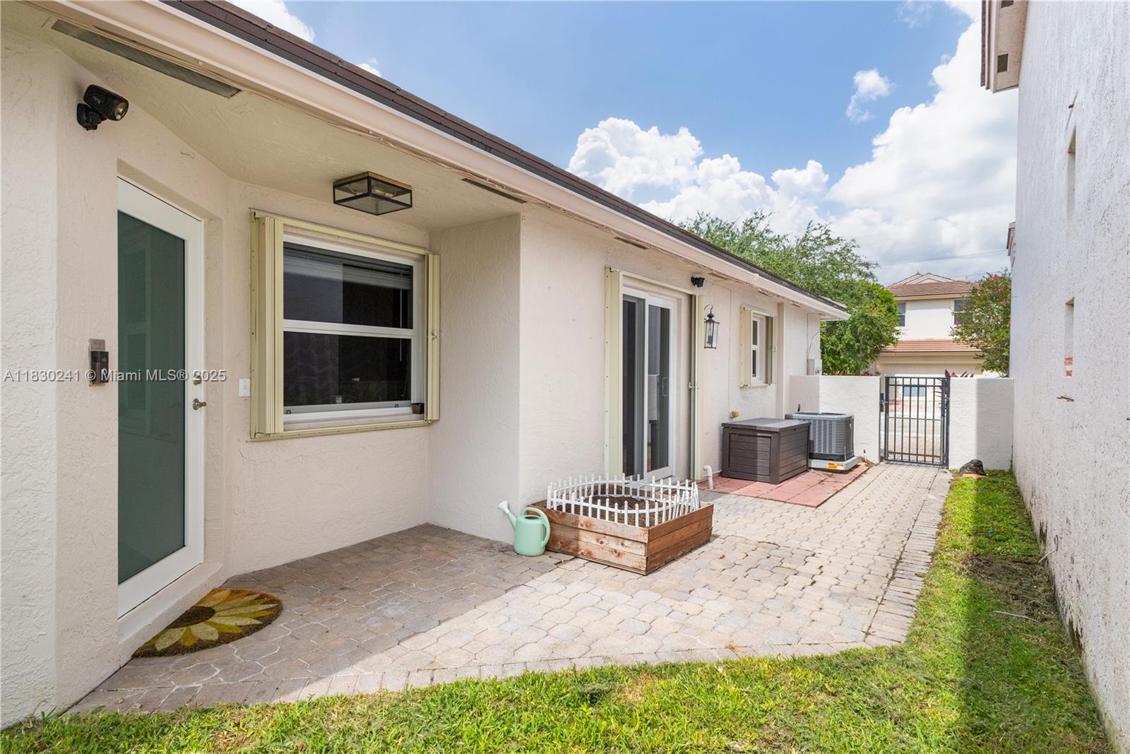 184 NW 75th Way