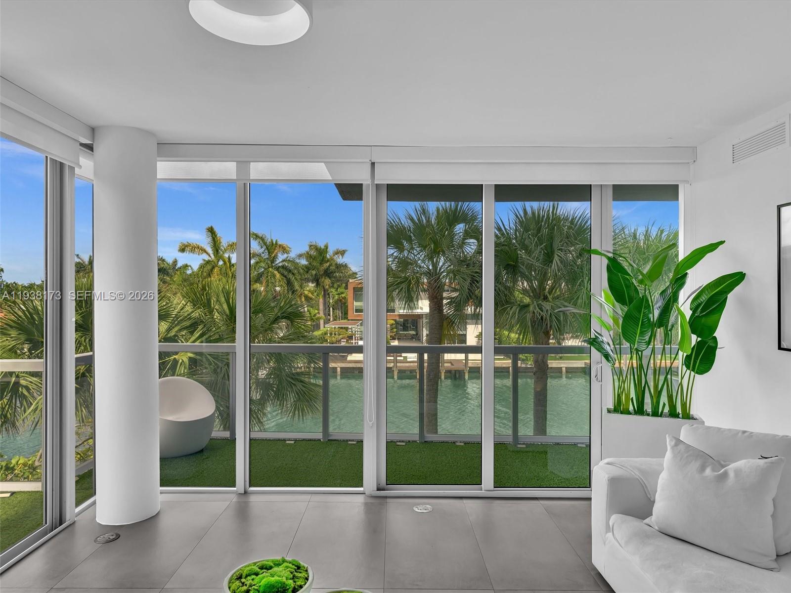 9940 W Bay Harbor Dr 3G-S