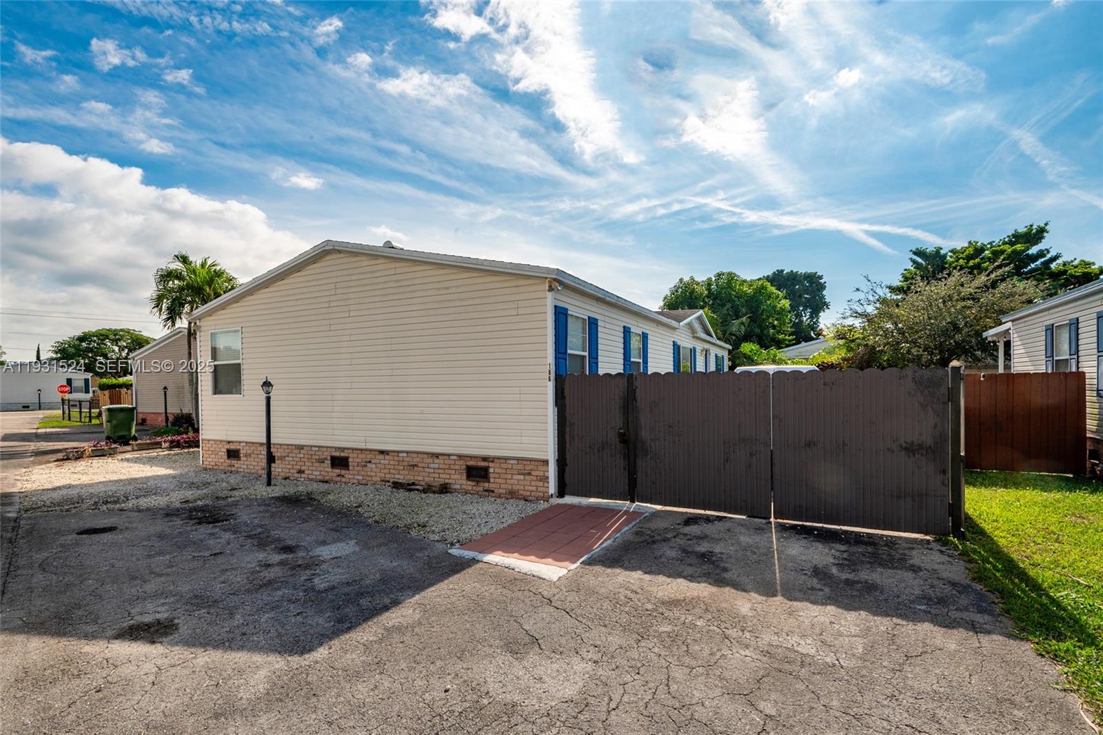 220 #186 NE 12th Ave