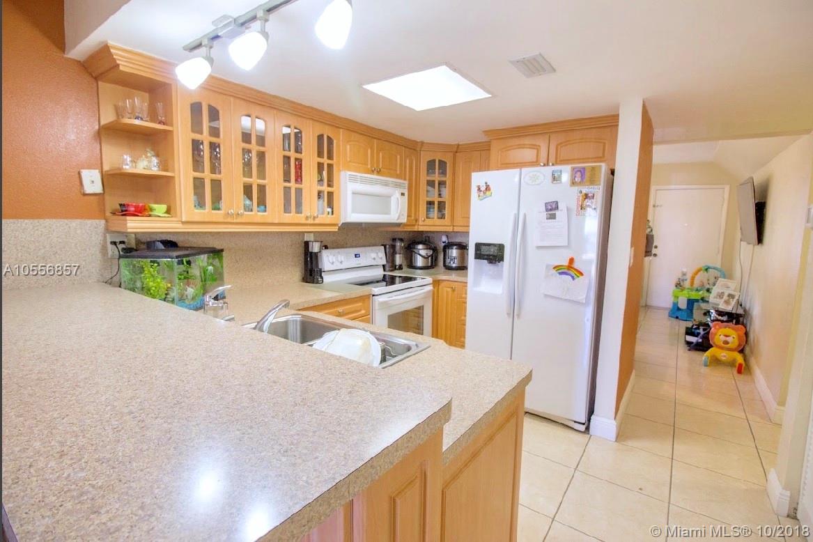 CORANES CONDO #2 - Residential