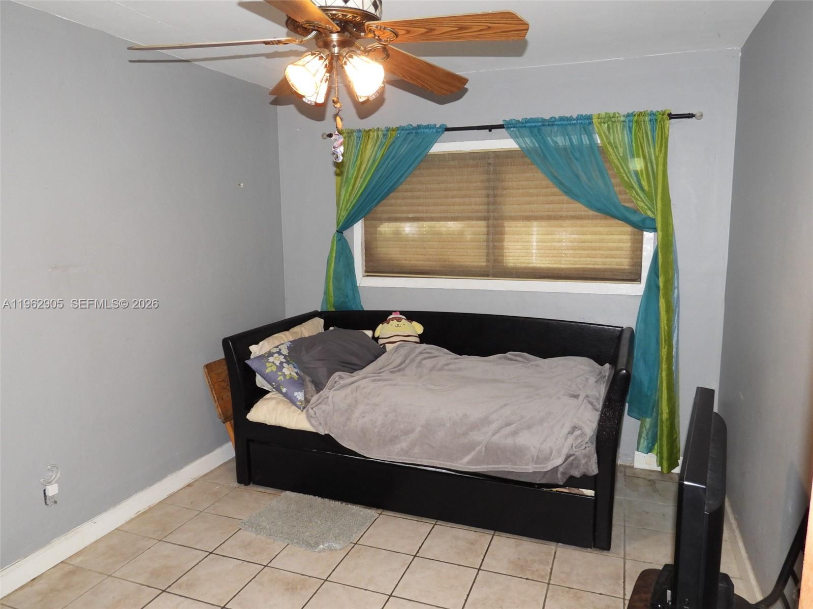 BISCAYNE LAKE VIEW - Residential