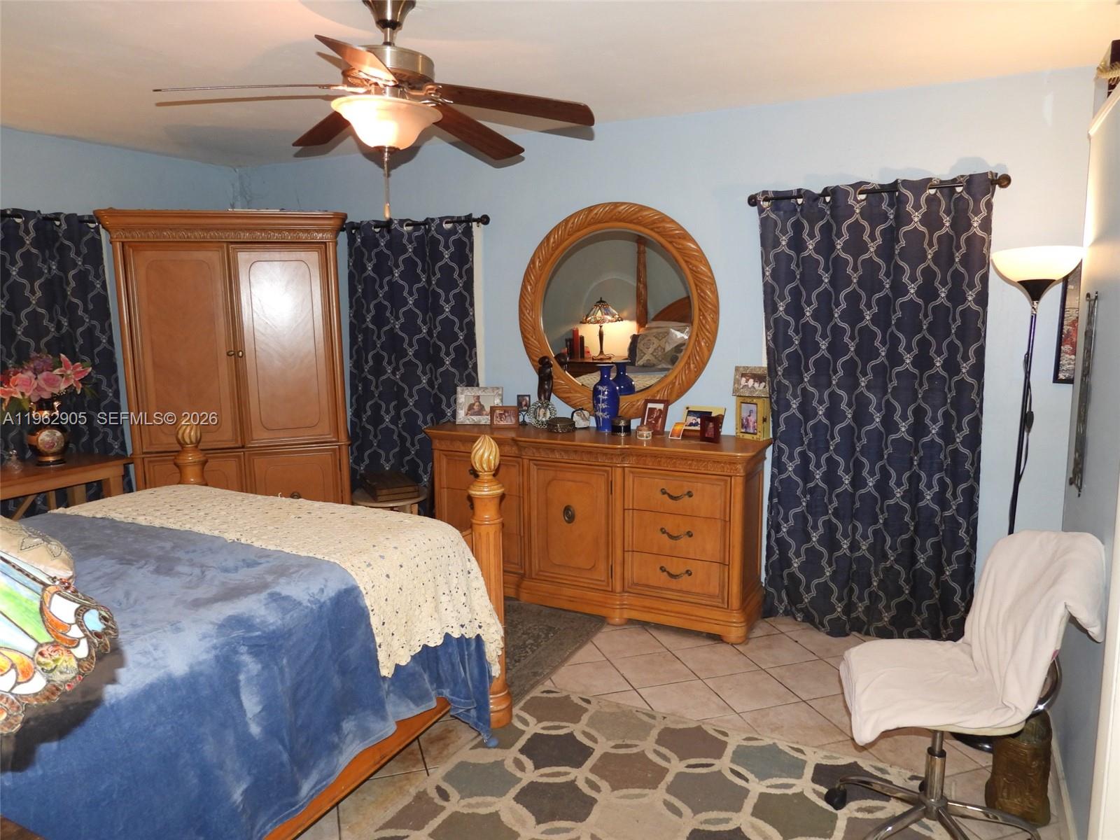 BISCAYNE LAKE VIEW - Residential