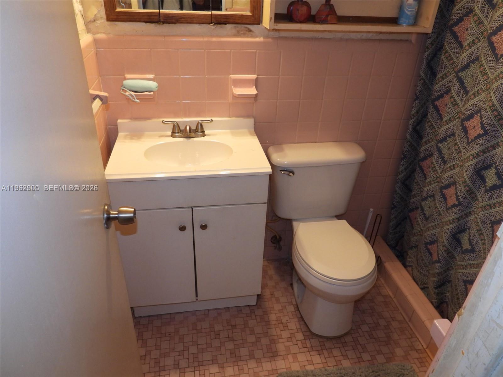 BISCAYNE LAKE VIEW - Residential