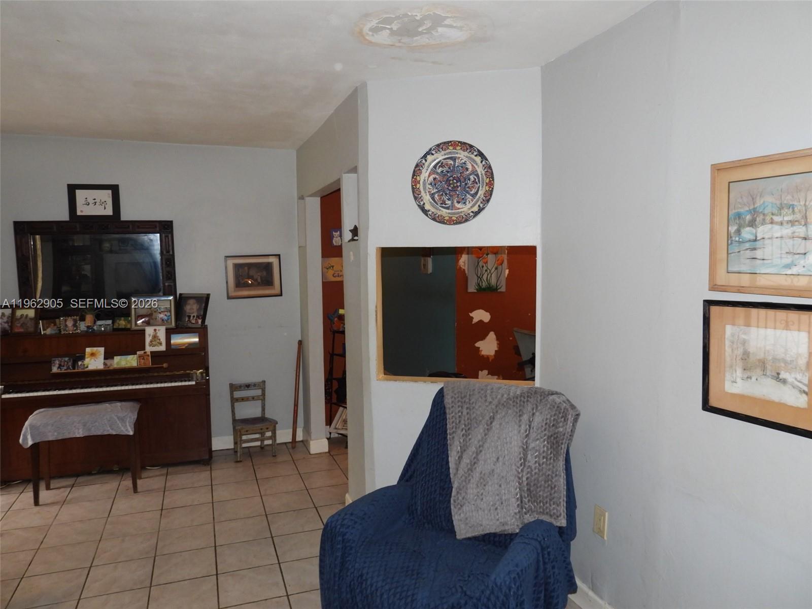 BISCAYNE LAKE VIEW - Residential