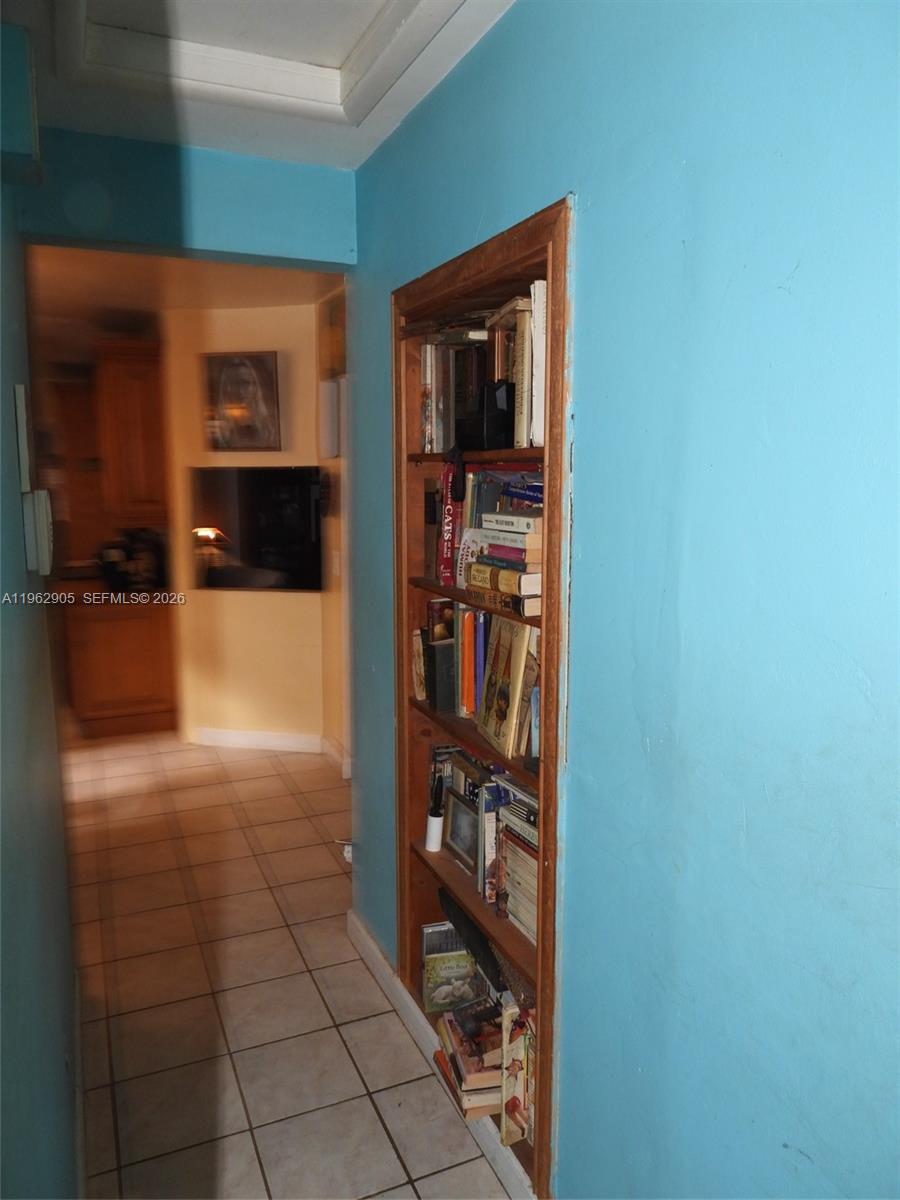 BISCAYNE LAKE VIEW - Residential