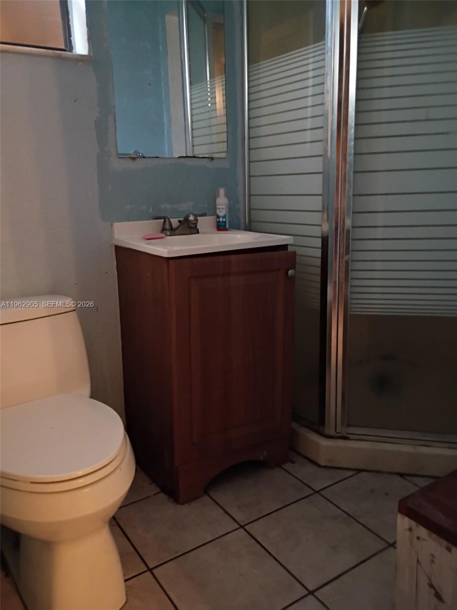 BISCAYNE LAKE VIEW - Residential