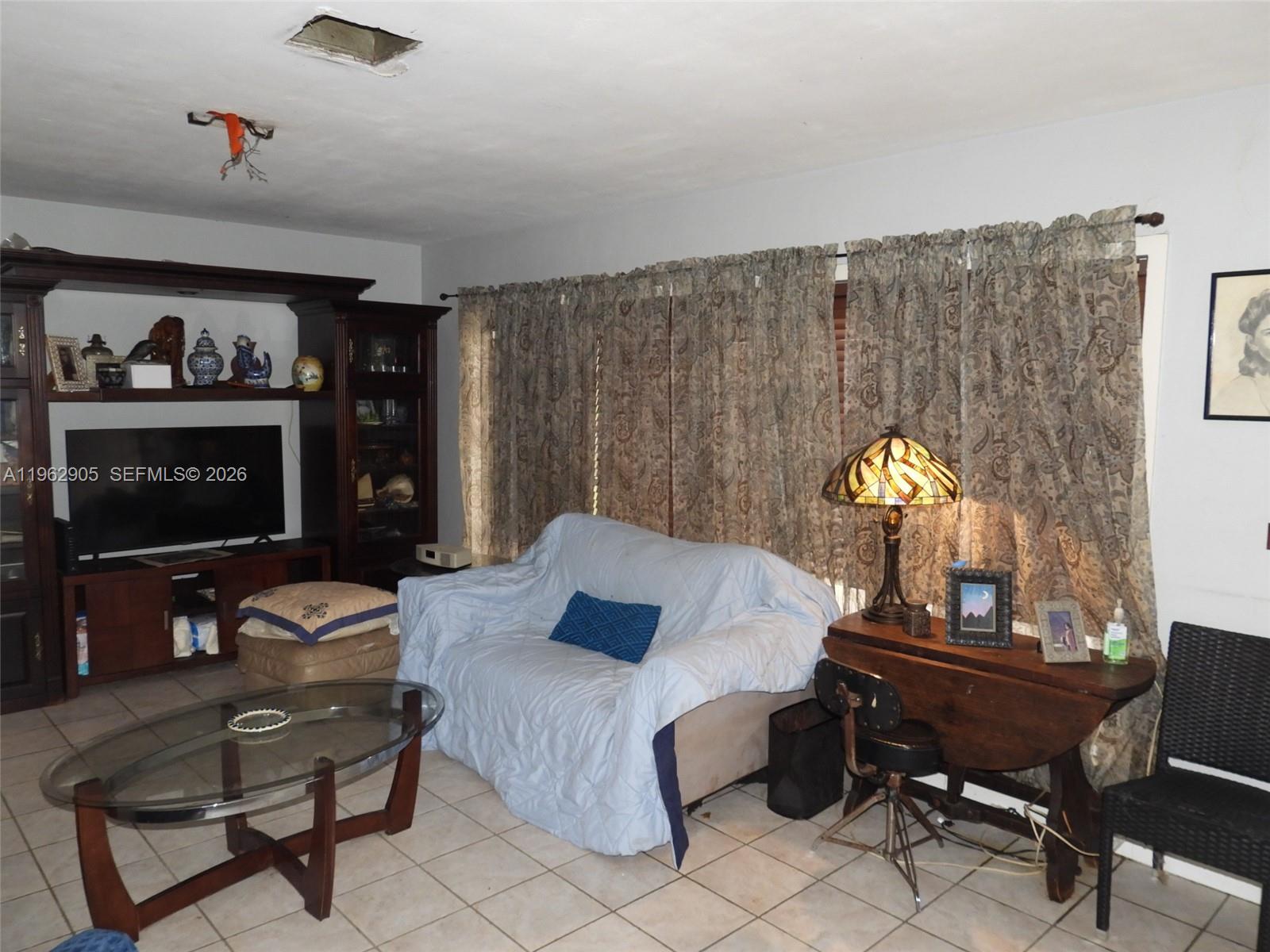 BISCAYNE LAKE VIEW - Residential