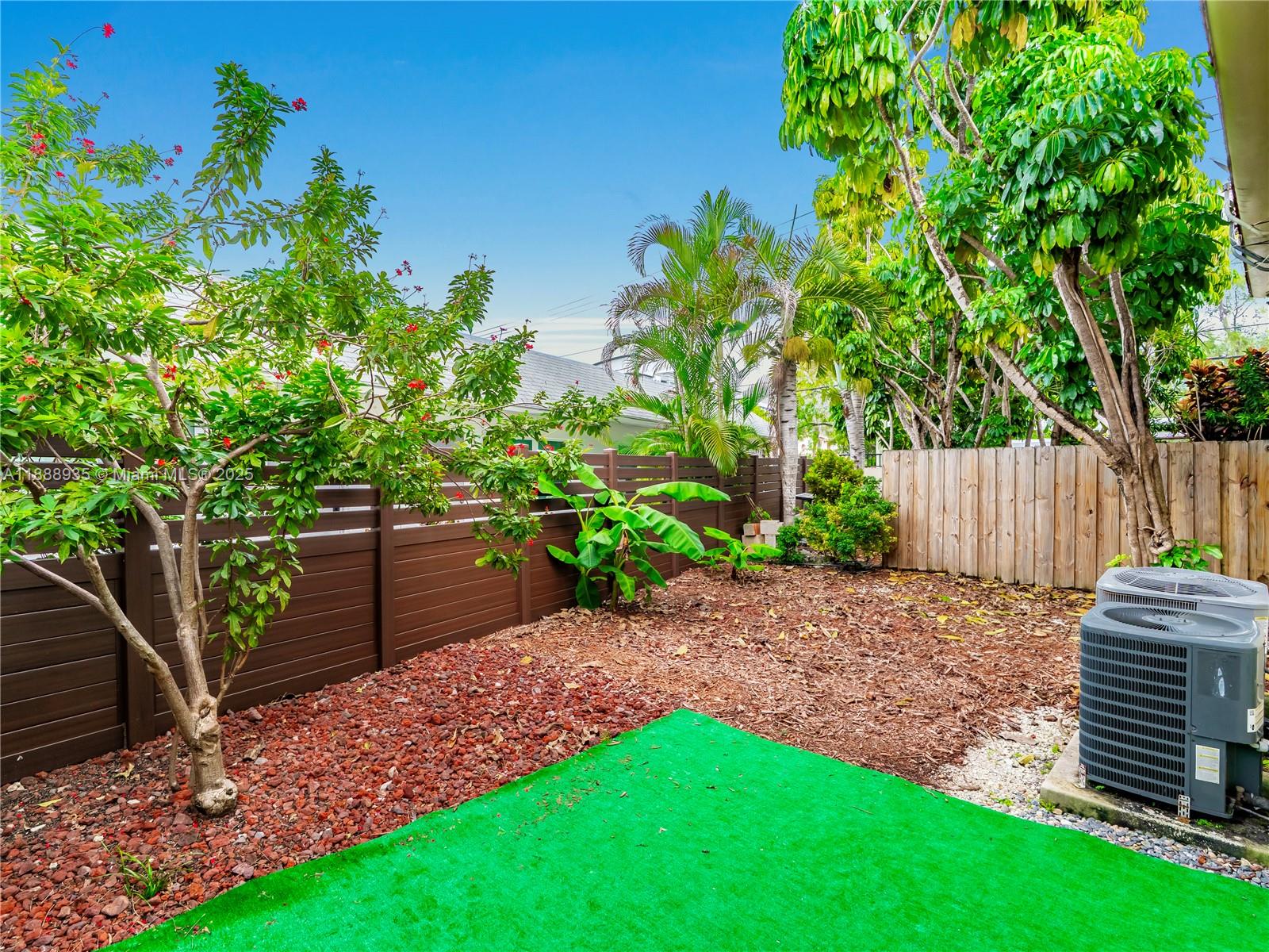 EVERGLADE LAND SALES CO - Residential Lease