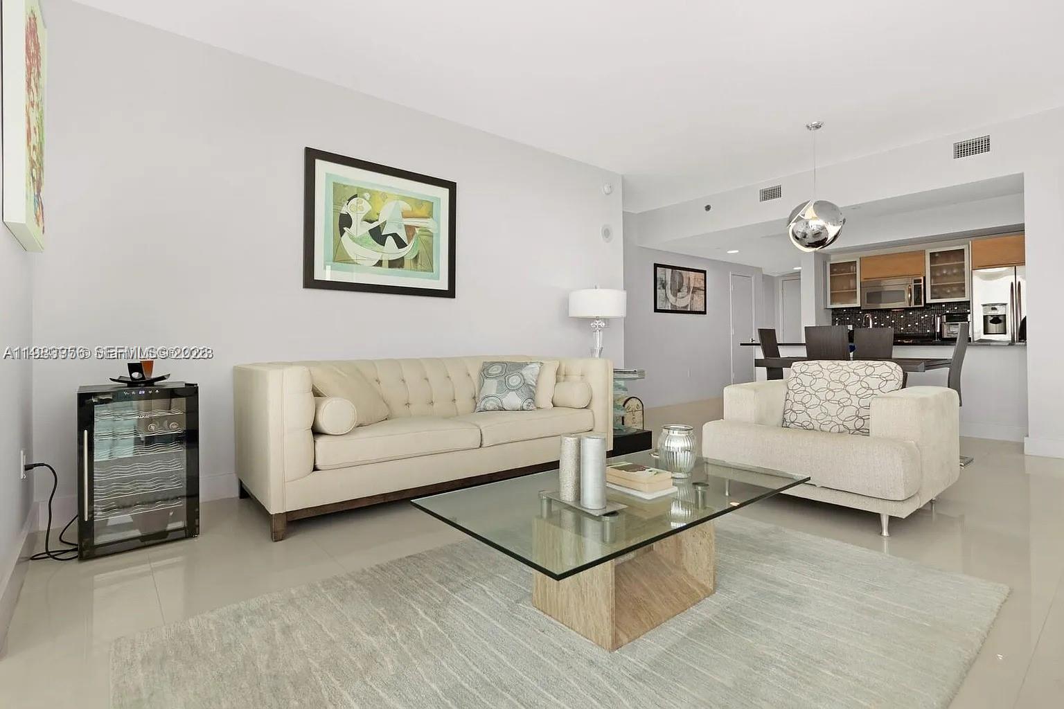 THE PLAZA 851 BRICKELL CO - Residential Lease