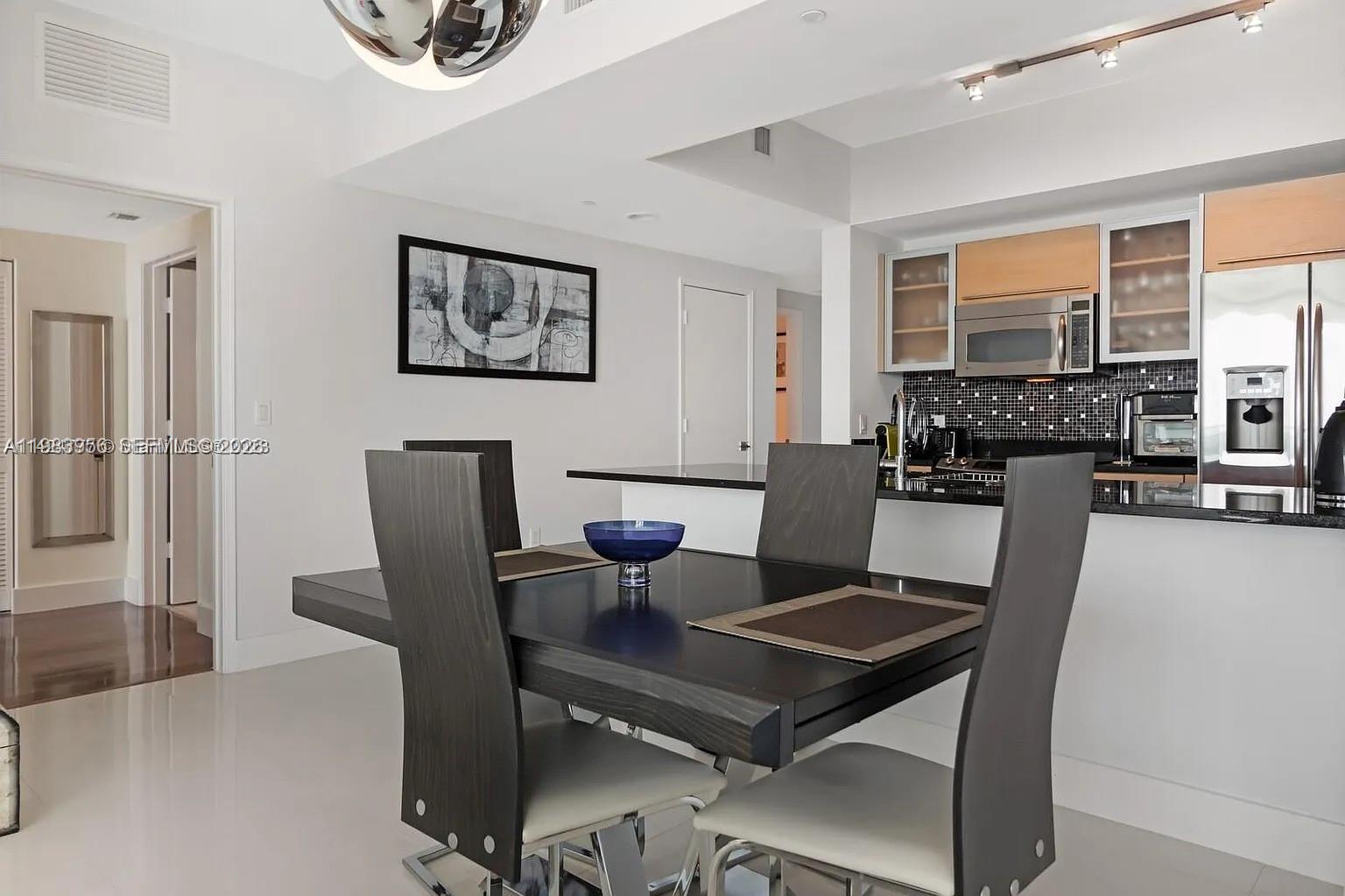 THE PLAZA 851 BRICKELL CO - Residential Lease