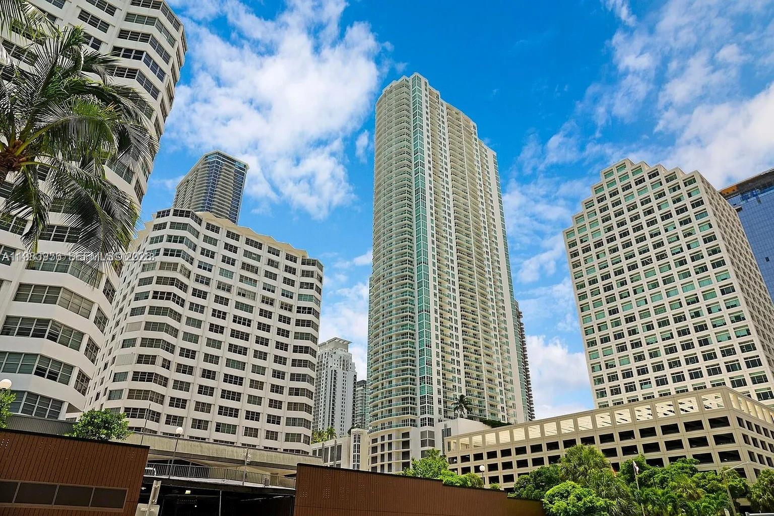THE PLAZA 851 BRICKELL CO - Residential Lease