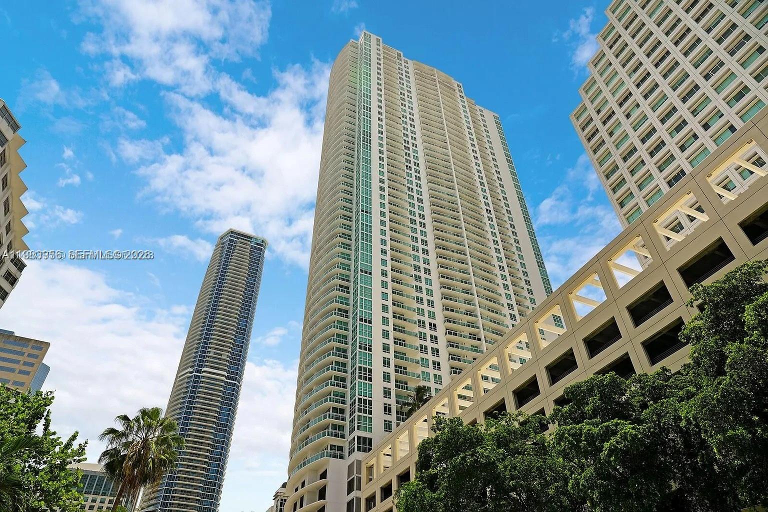 THE PLAZA 851 BRICKELL CO - Residential Lease