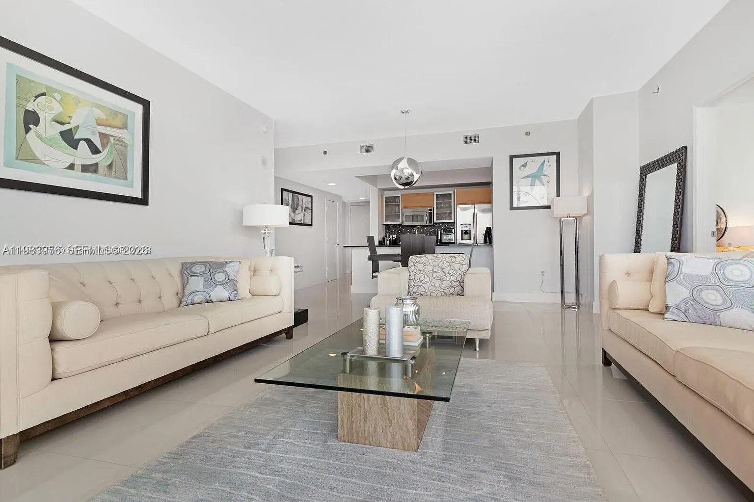 THE PLAZA 851 BRICKELL CO - Residential Lease