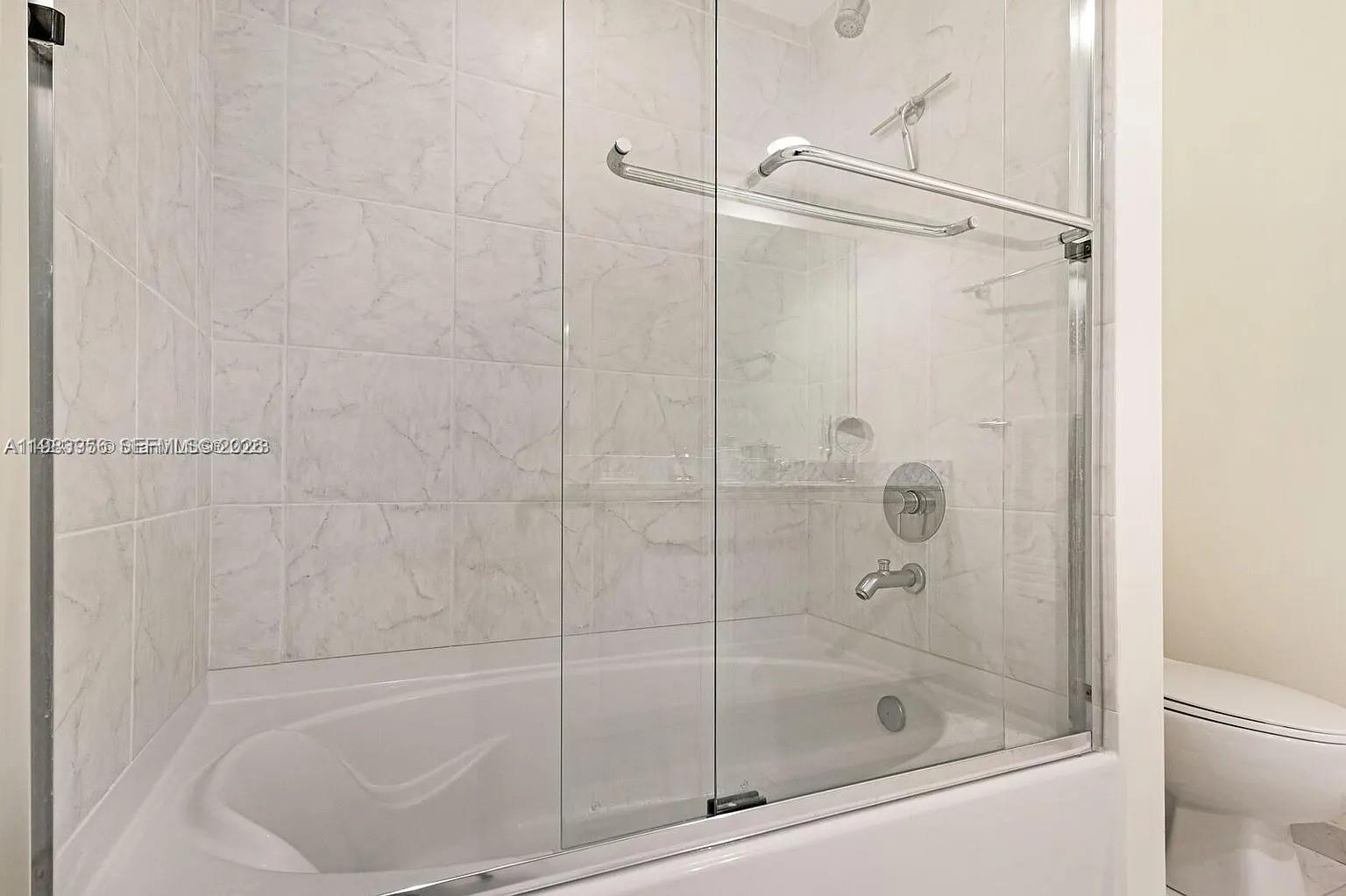 THE PLAZA 851 BRICKELL CO - Residential Lease