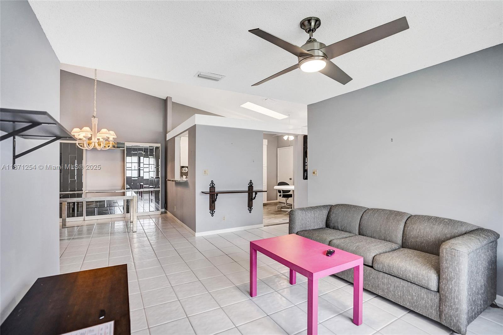 HUNTINGTON POINTE - Residential